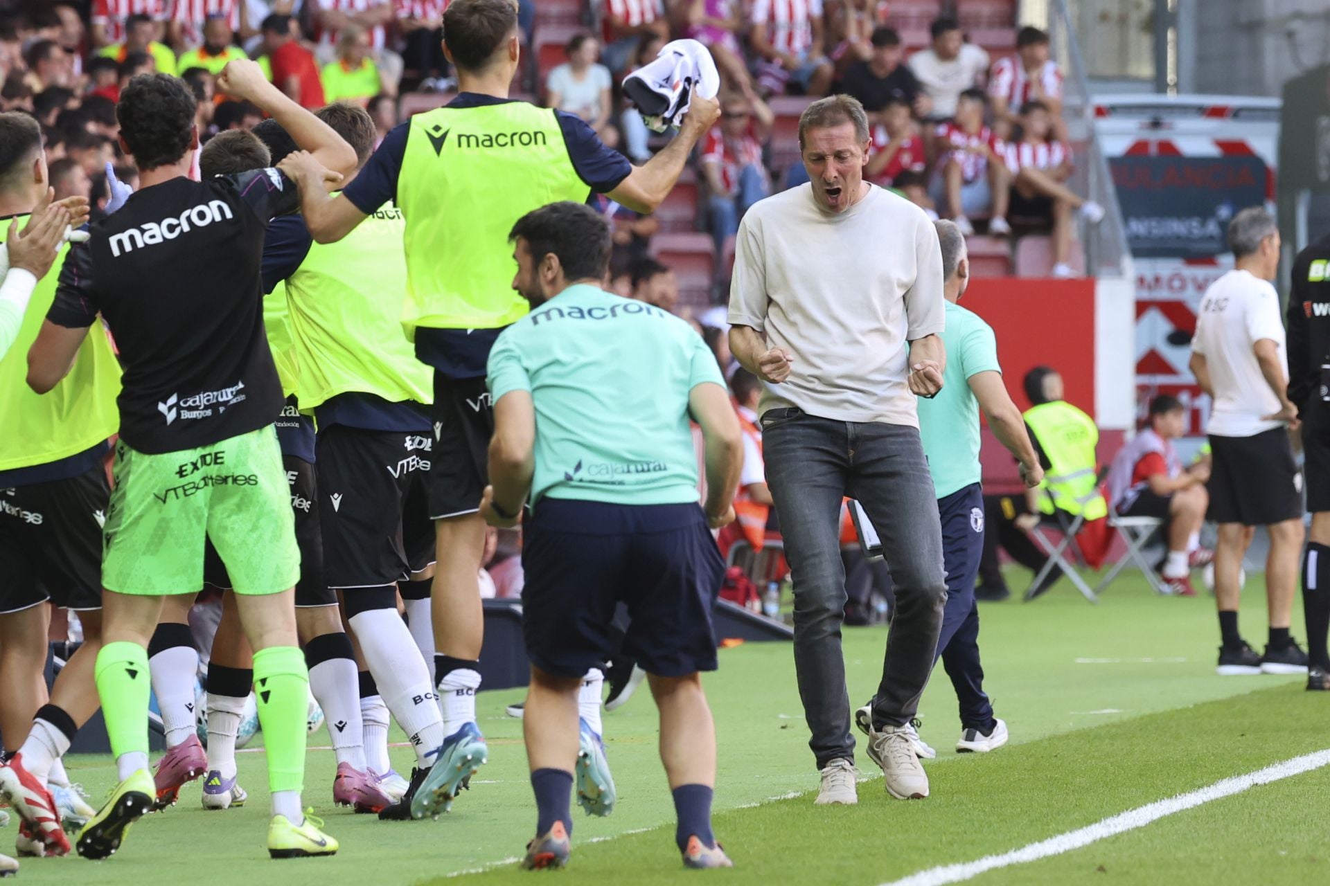 Las mejores jugadas del Sporting de Gijón - Burgos en imágenes