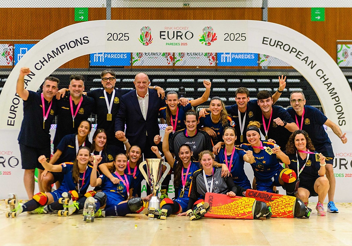 La expedición española celebra sobre la misma pista su triunfo en el Europeo.