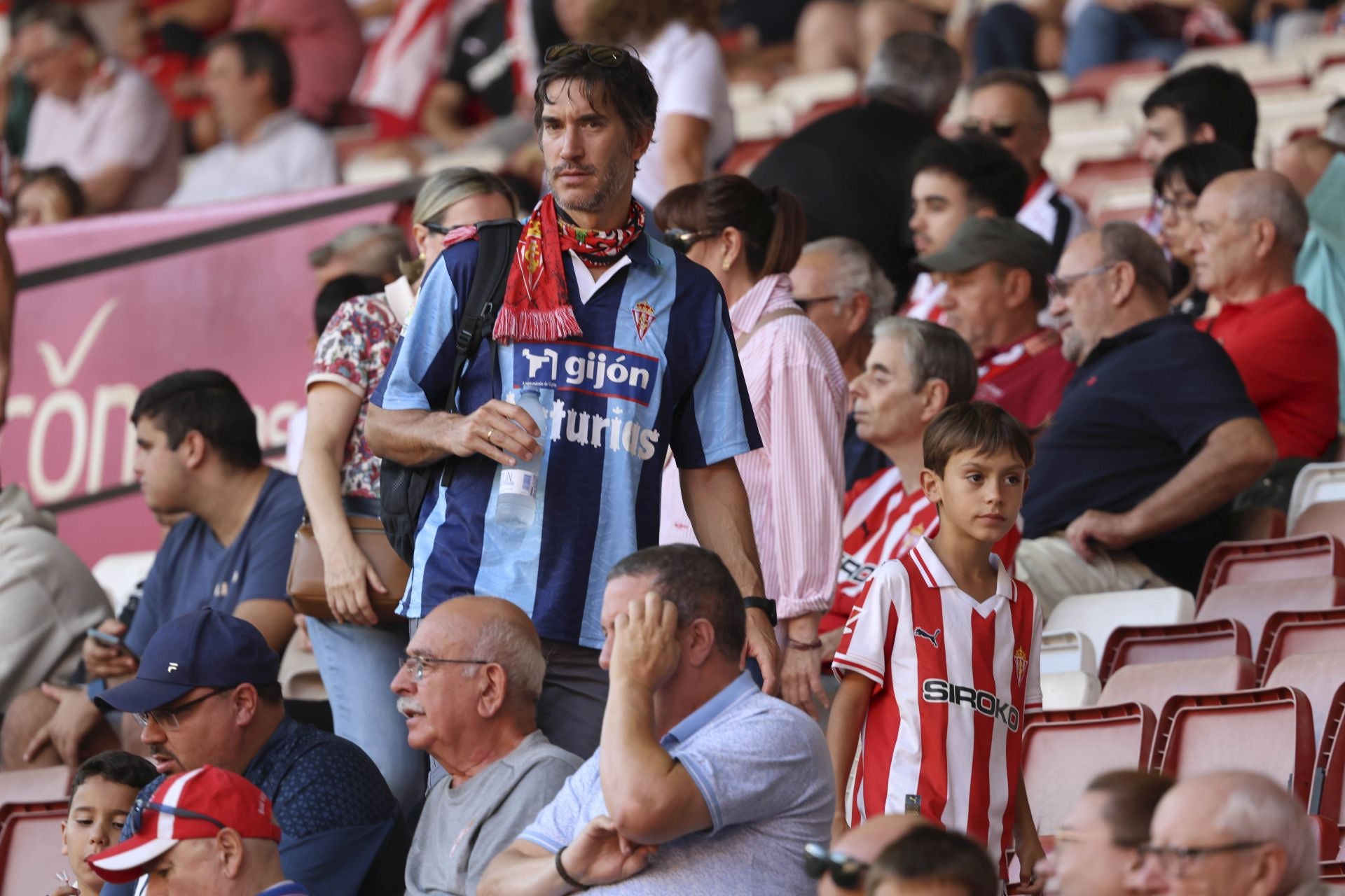 ¿Estuviste en el Sporting de Gijón - Burgos? ¡Búscate en las fotos!