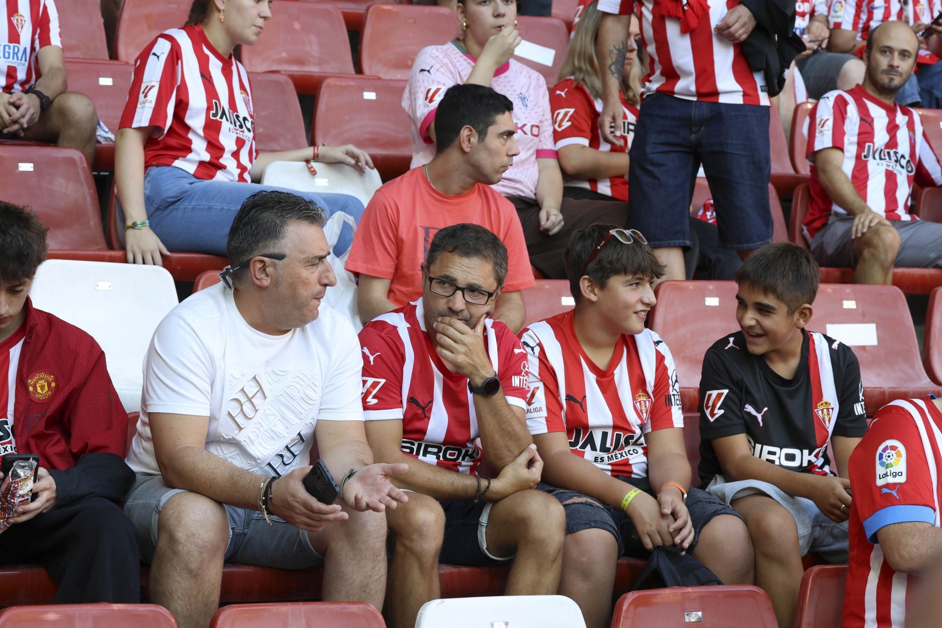 ¿Estuviste en el Sporting de Gijón - Burgos? ¡Búscate en las fotos!