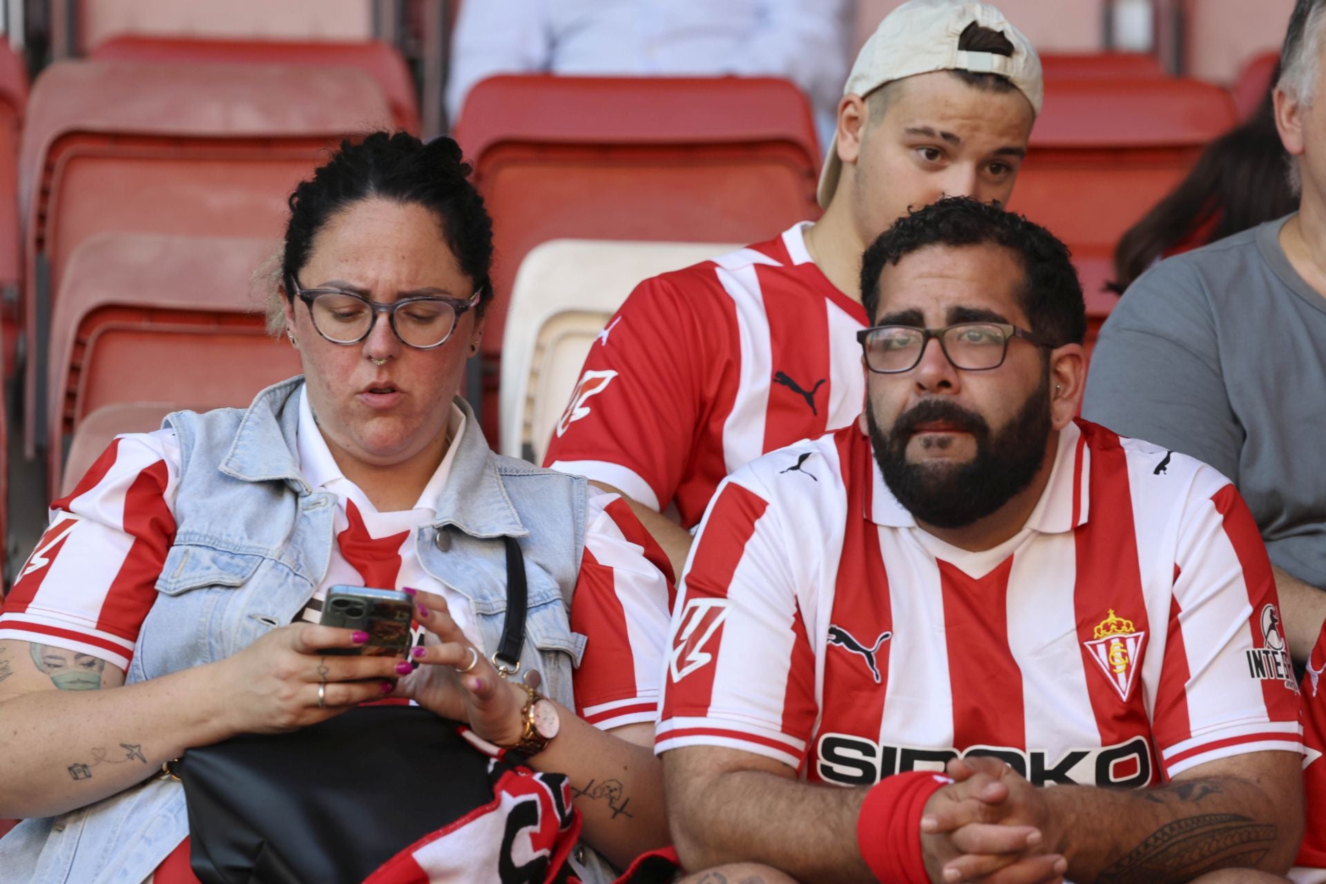 ¿Estuviste en el Sporting de Gijón - Burgos? ¡Búscate en las fotos!