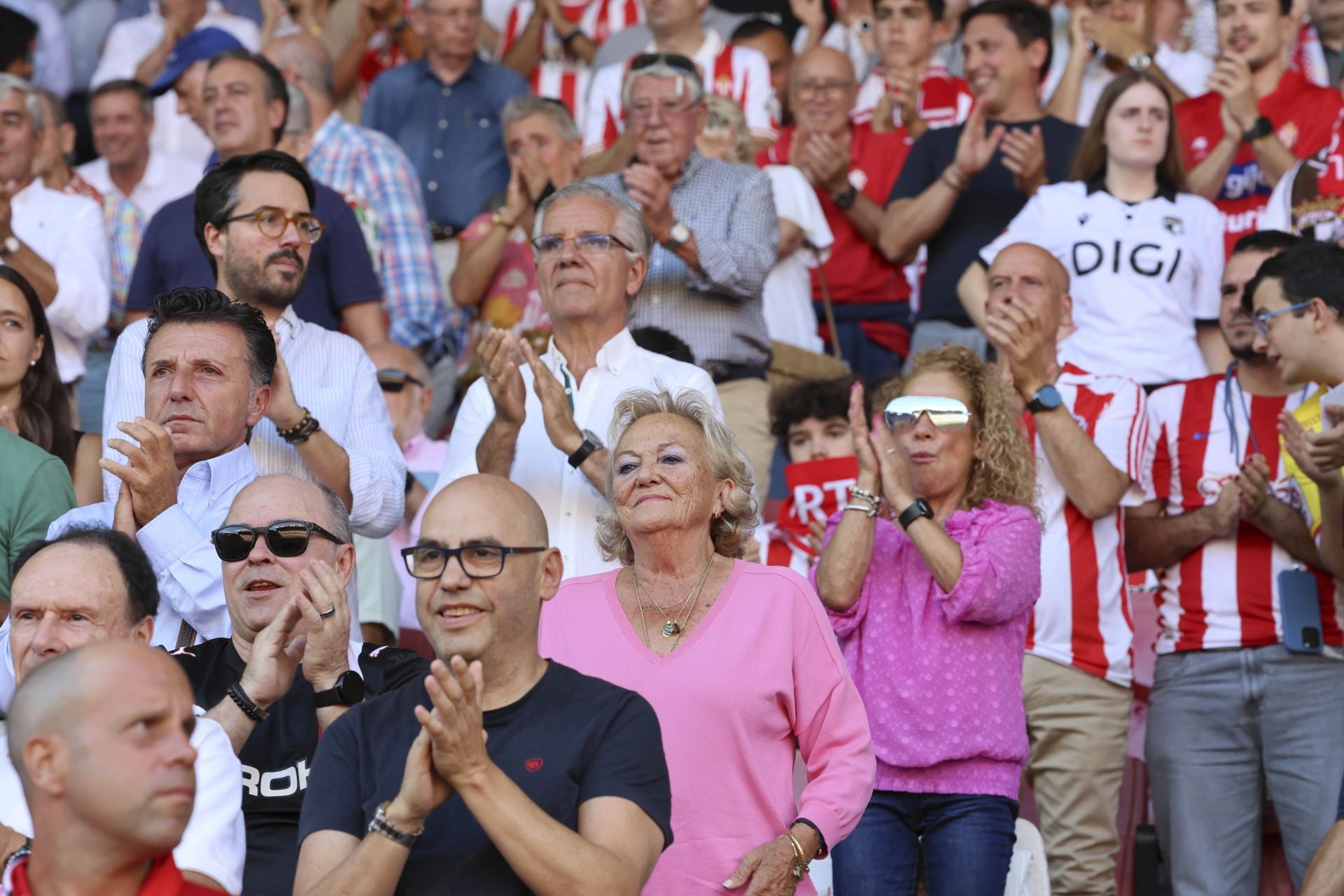 ¿Estuviste en el Sporting de Gijón - Burgos? ¡Búscate en las fotos!