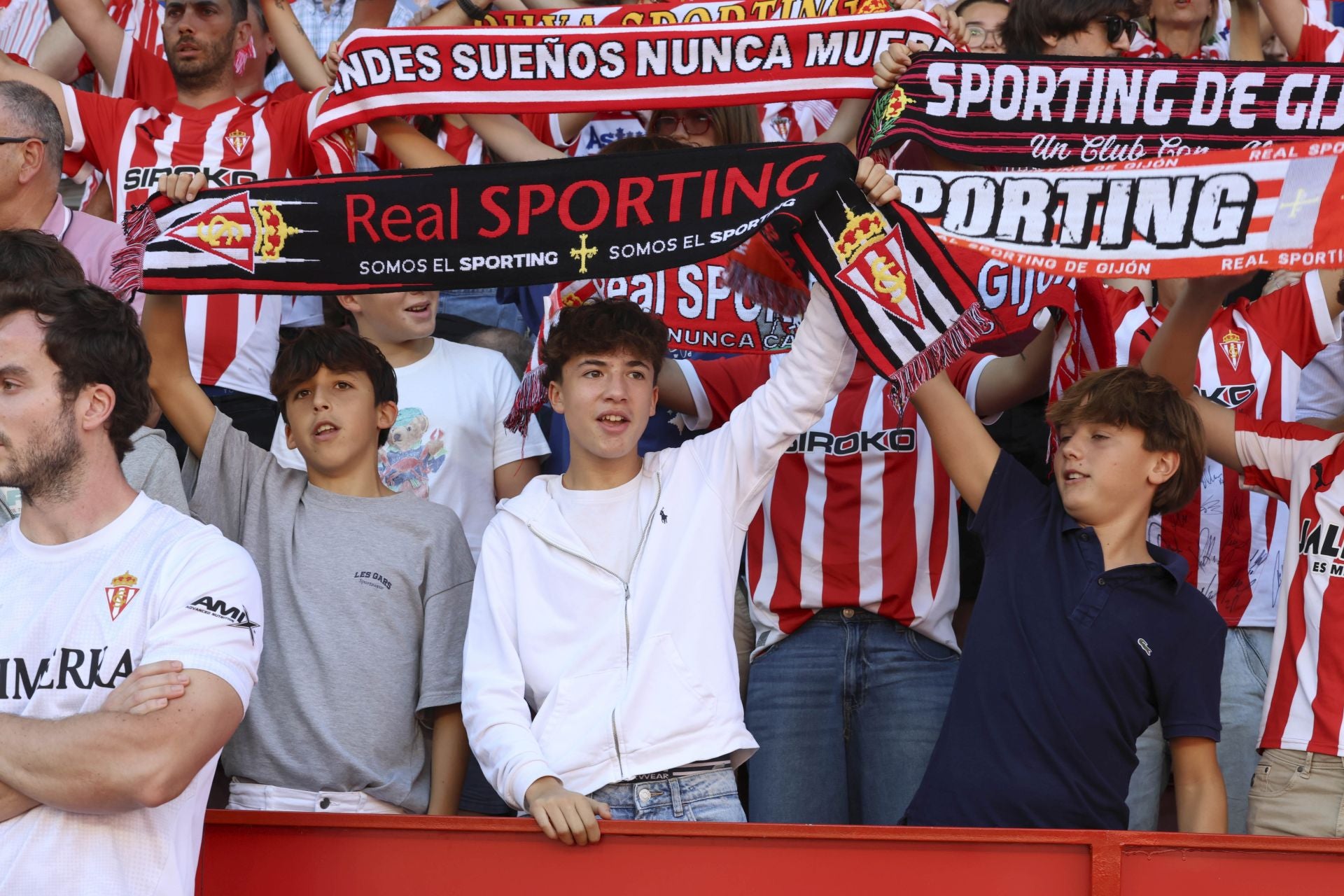 ¿Estuviste en el Sporting de Gijón - Burgos? ¡Búscate en las fotos!