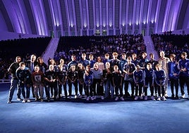 Los galardonados, junto a los directivos, posaron todos juntos en la tradicional foto de familia en el Palacio de Congresos.