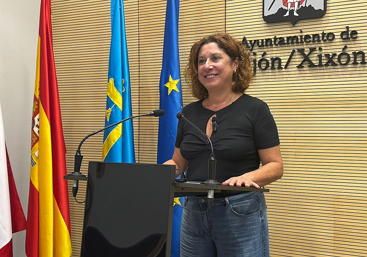 La portavoz del PSOE en el Ayuntamiento de Gijón, Carmen Eva Pérez.