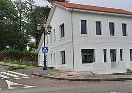 El rehabilitado edificio del consultorio de La Manjoya.