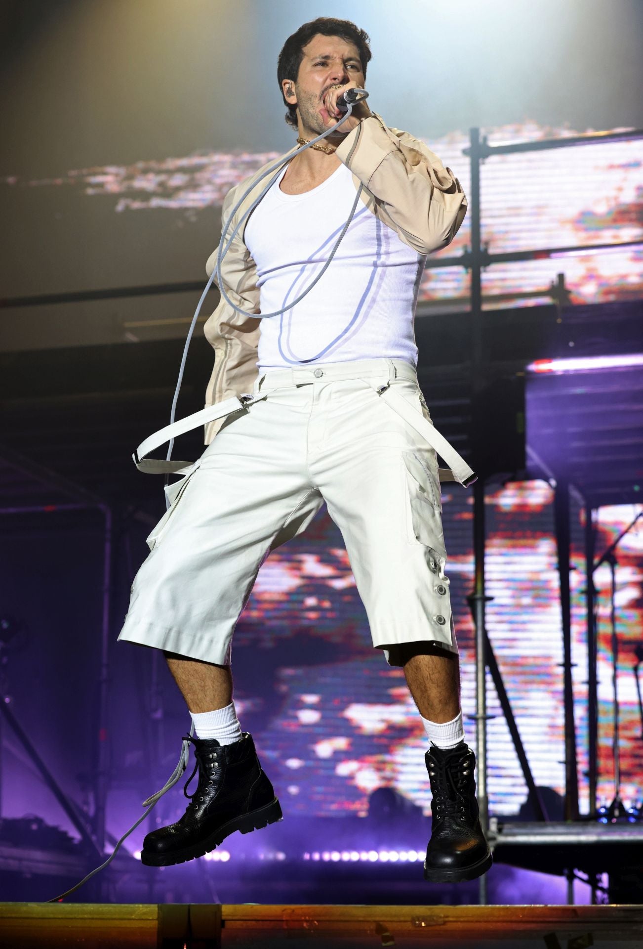 Sebastián Yatra llena La Ería en Oviedo