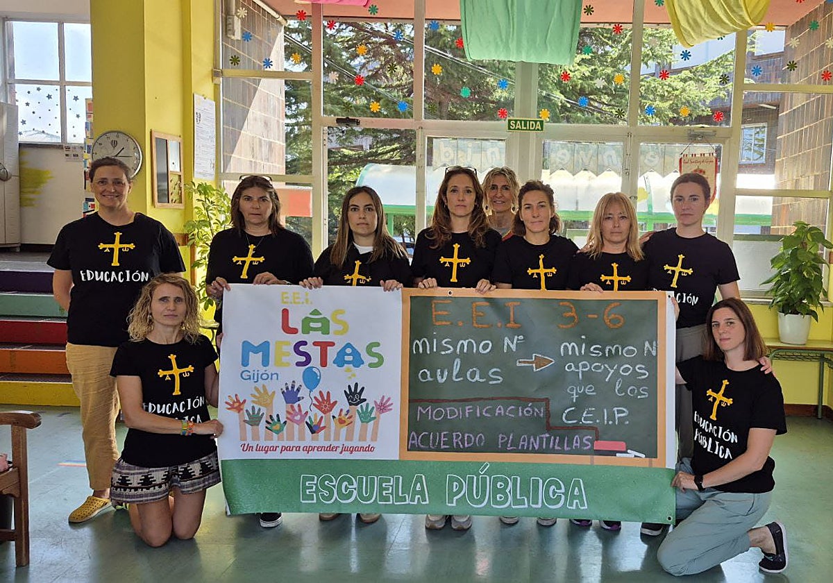 Maestras de la Escuela de Educación Infantil de Las Mestas, en Gijón.