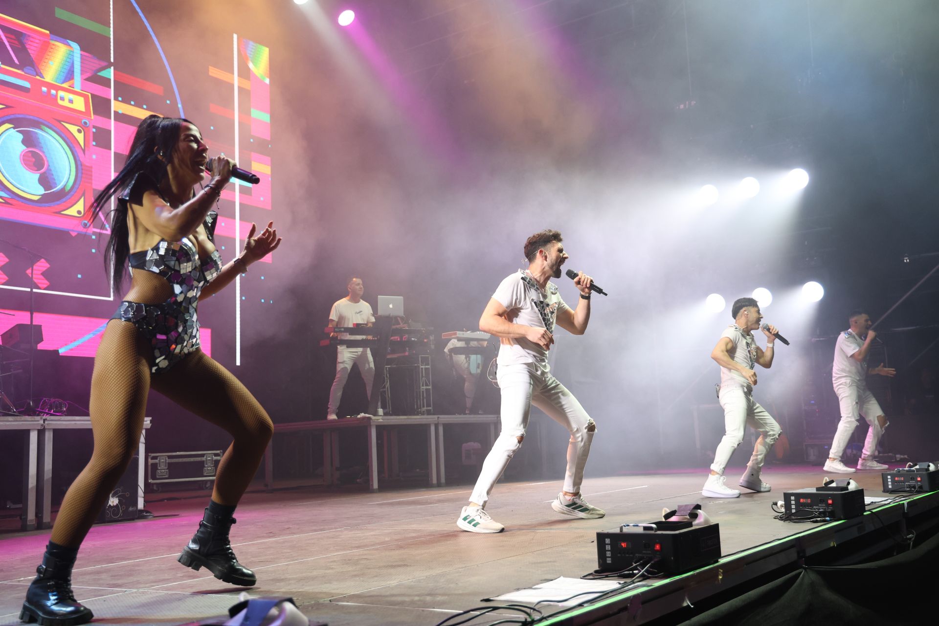 La orquesta Tekila ilumina La Ería, en Oviedo