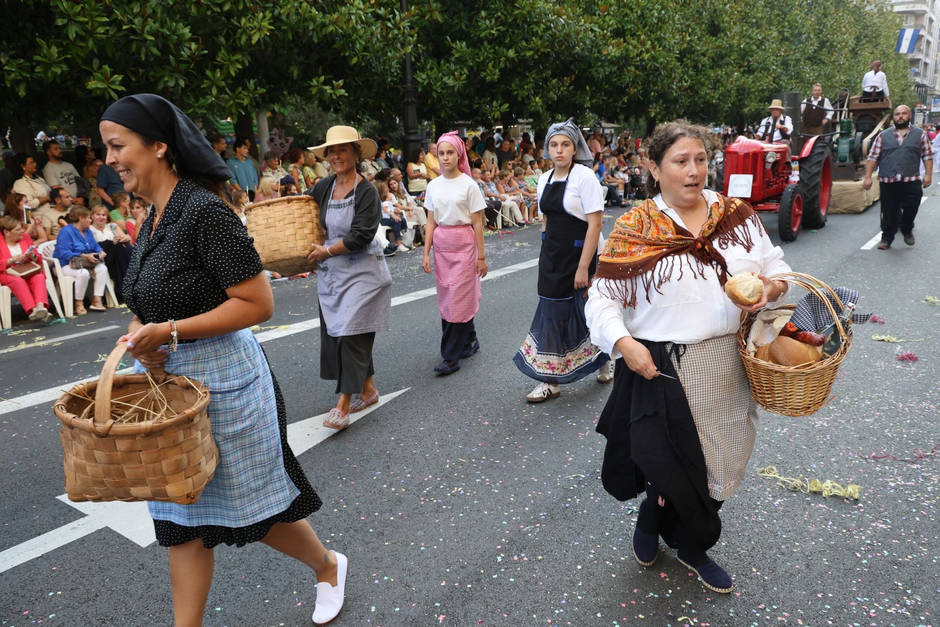 El desfile del Día de América en Asturias 2025, en imágenes