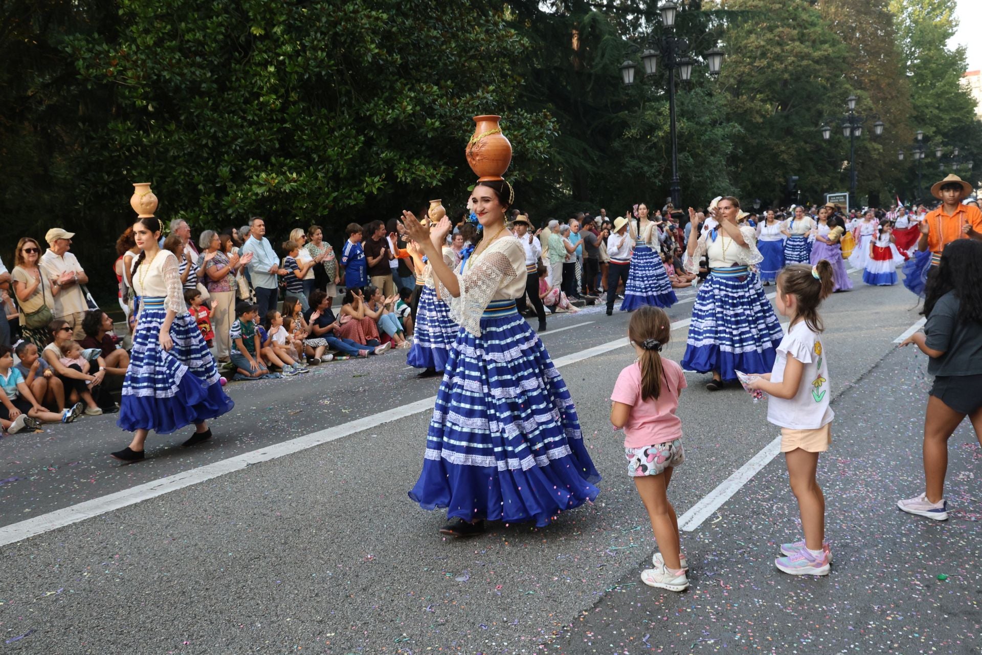 El desfile del Día de América en Asturias 2025, en imágenes