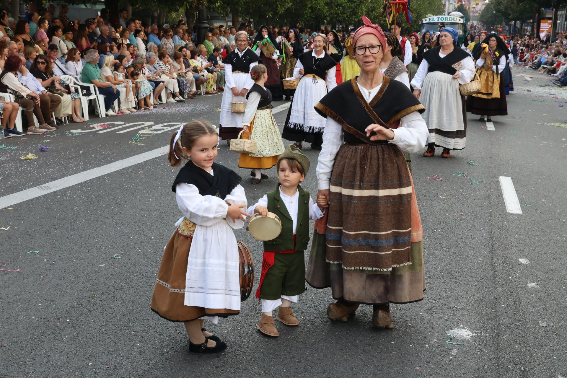El desfile del Día de América en Asturias 2025, en imágenes