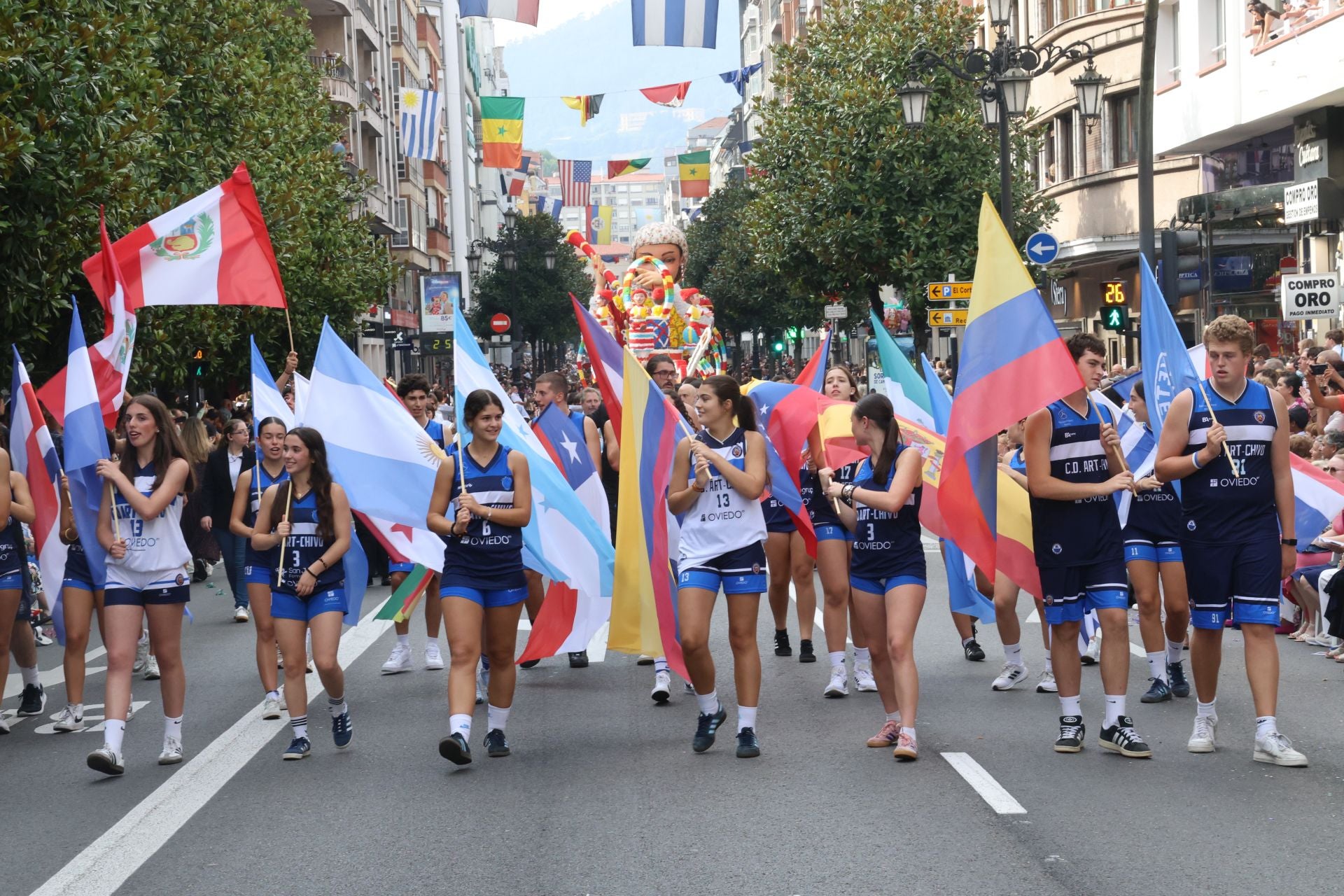El desfile del Día de América en Asturias 2025, en imágenes