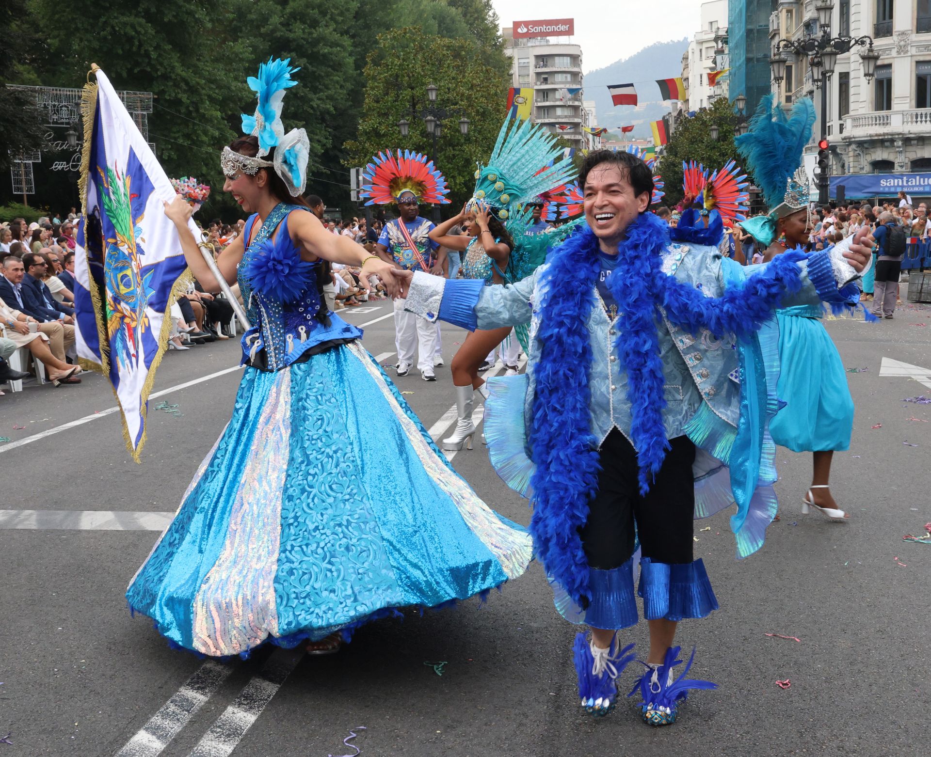 El desfile del Día de América en Asturias 2025, en imágenes