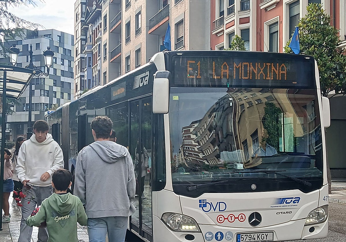 Los autobuses volvieron a circular con normalidad este domingo.
