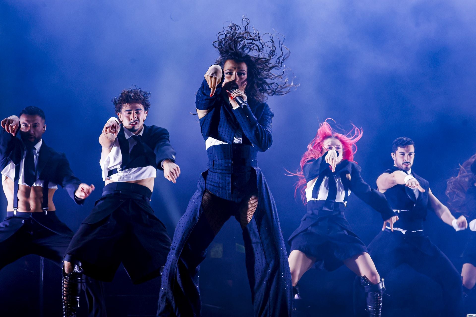 Lennis, Vicco, Chiara y Chanel cierran los conciertos de San Mateo con mucho ritmo latino