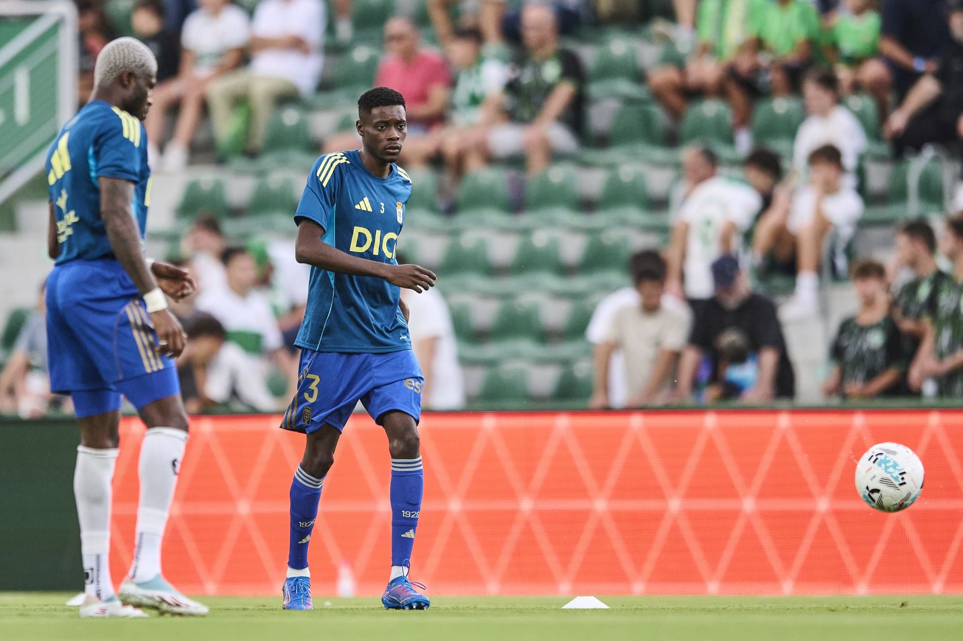 Las mejores imágenes del Elche - Real Oviedo