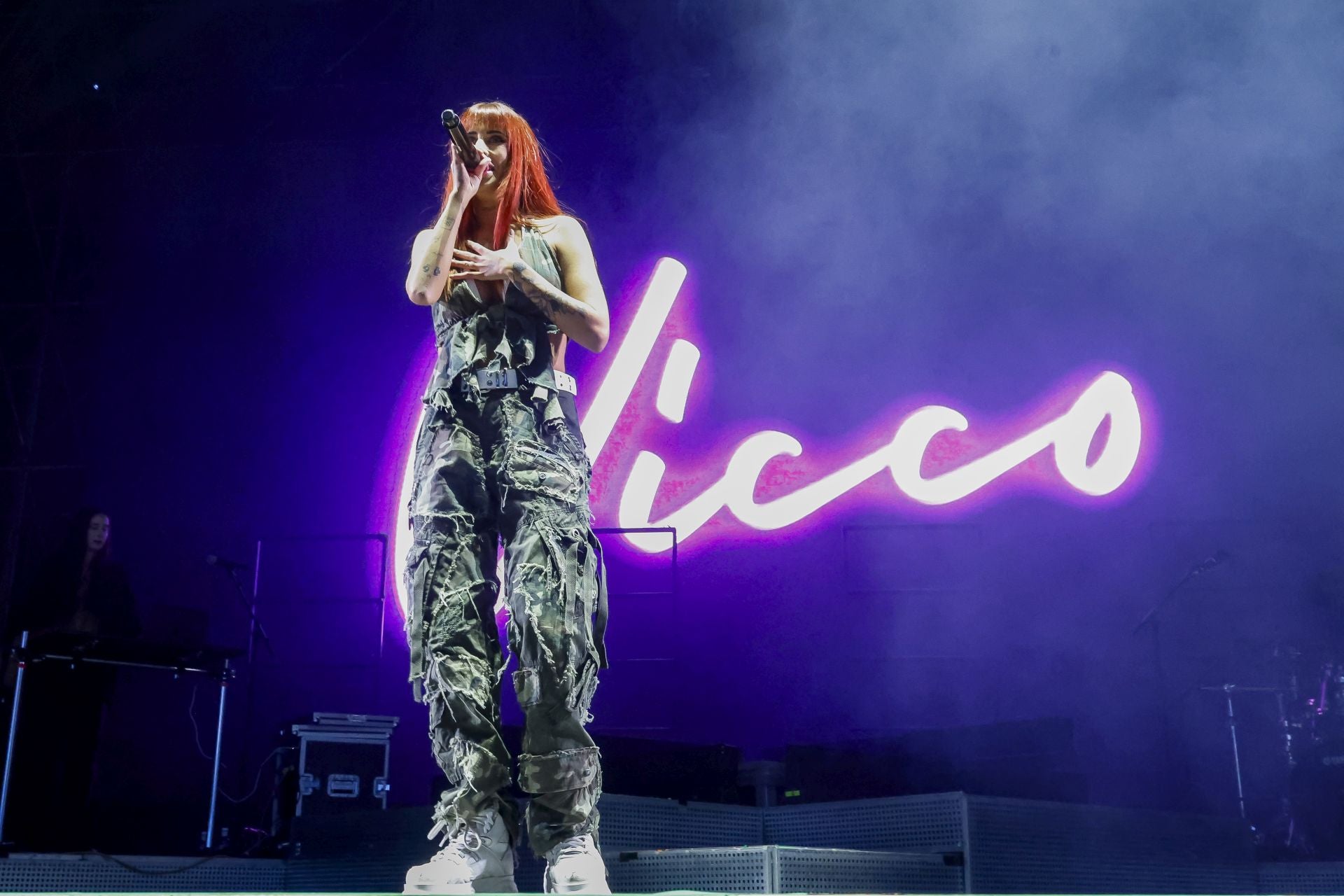 Lennis, Vicco, Chiara y Chanel cierran los conciertos de San Mateo con mucho ritmo latino