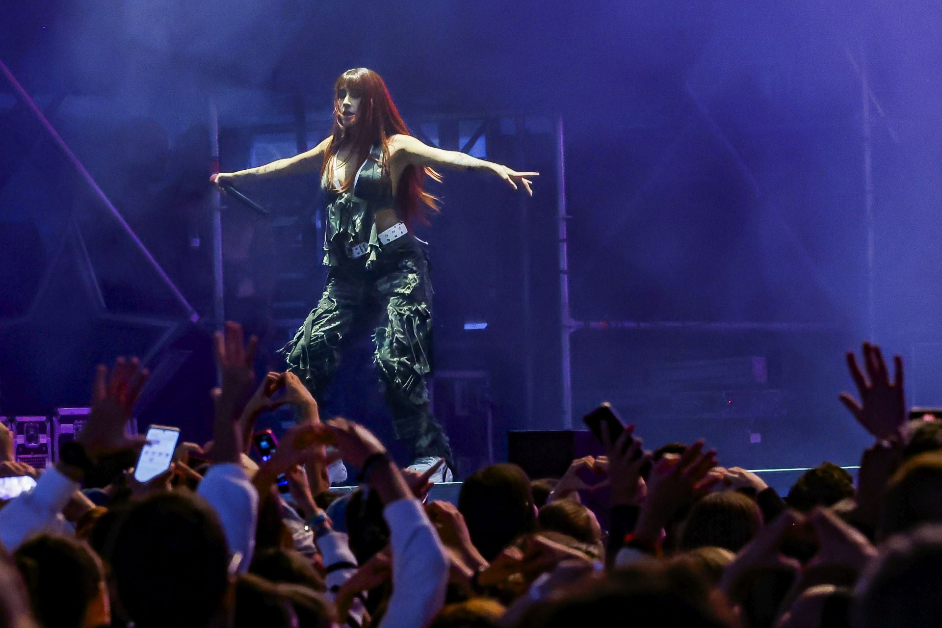 Lennis, Vicco, Chiara y Chanel cierran los conciertos de San Mateo con mucho ritmo latino