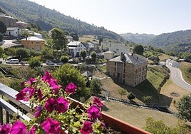 Vista de Santa Eulalia de Oscos, Capital del Turismo Rural de España 2024.