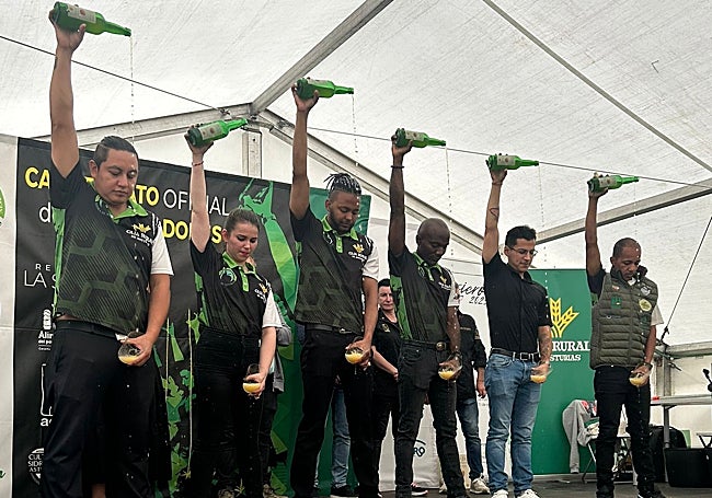 Los ganadores del concurso en La Pola.