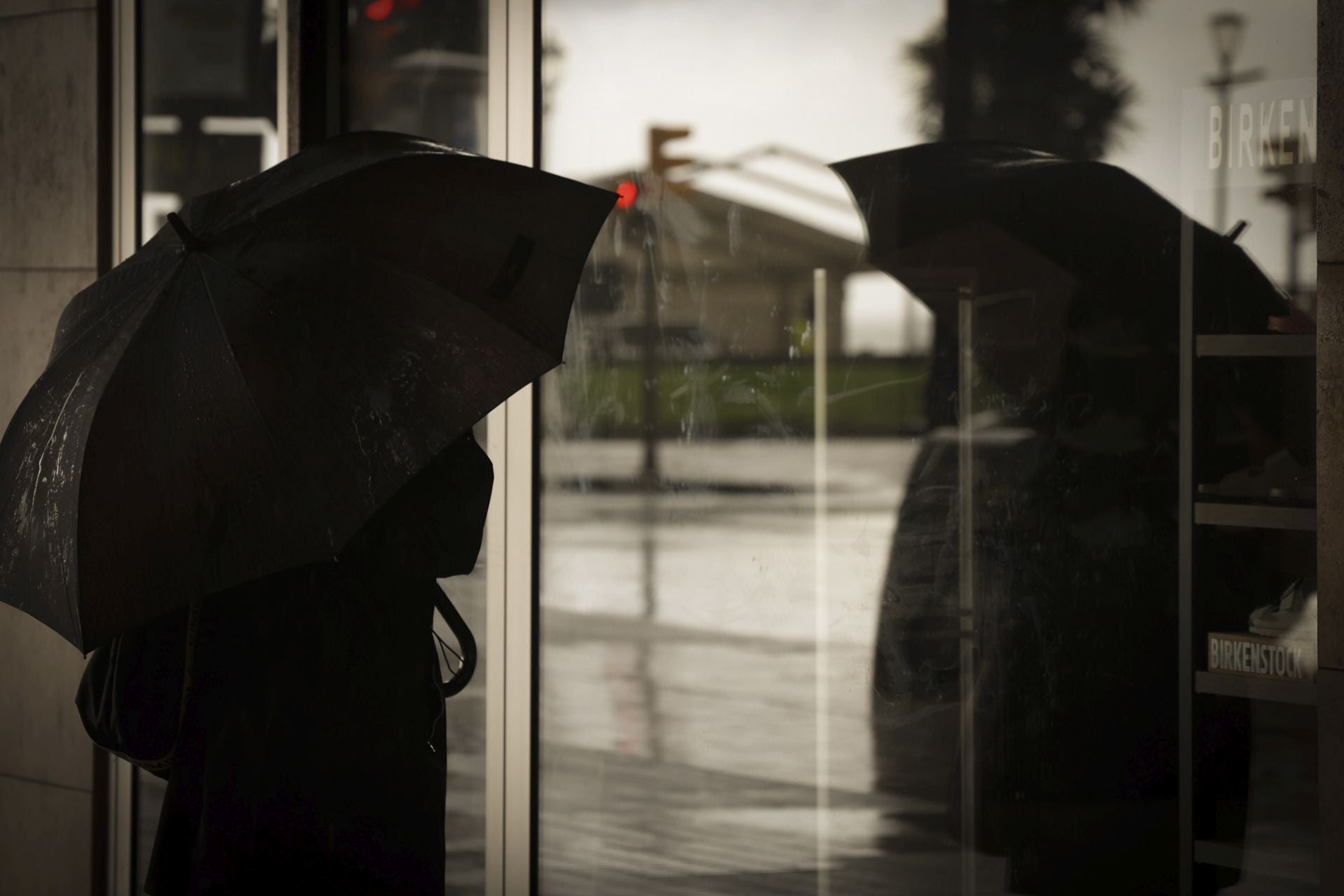 Lluvia, frío y viento: las imágenes de cómo Asturias da la bienvenida al otoño
