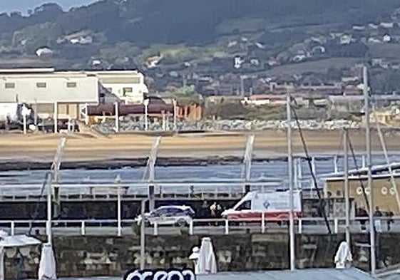 Policía Local y sanitarios del SAMU en Poniente.