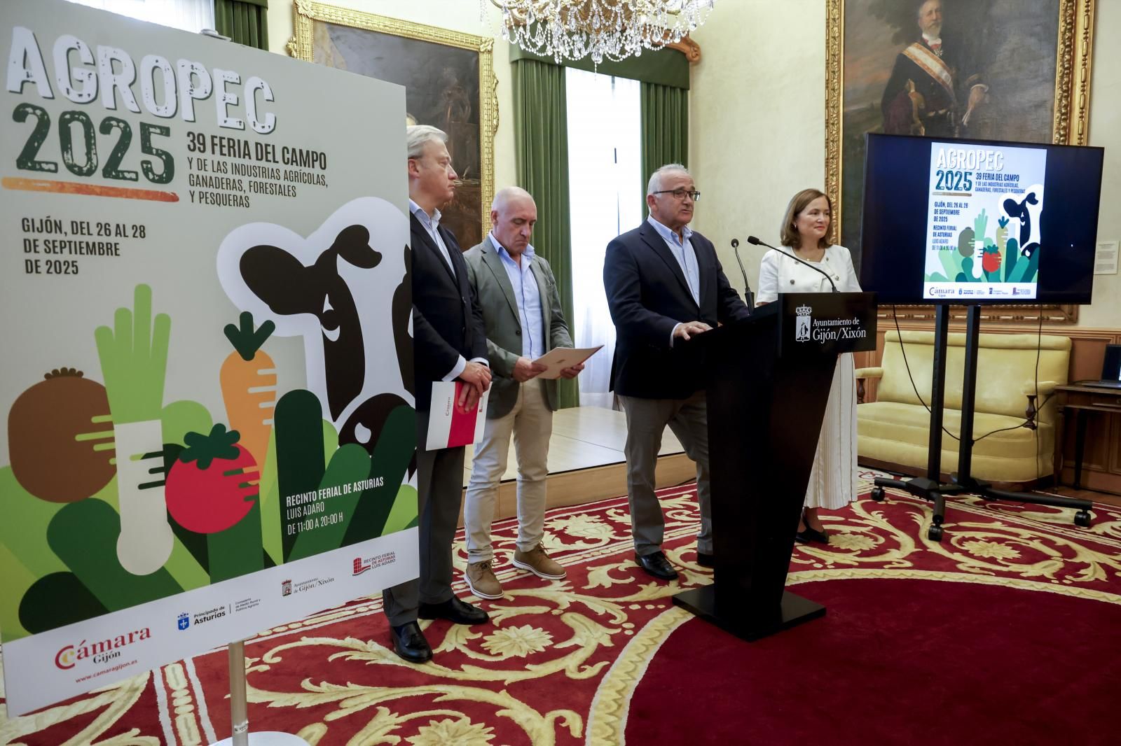 Álvaro Alonso, Secretario General en Cámara de Comercio de Gijón; Abel Junquera, edil de Atención Ciudadana; José Emilio, presidente de ASCON y Begoña López, directora general de Desarrollo Rural e Industrias Agrarias.