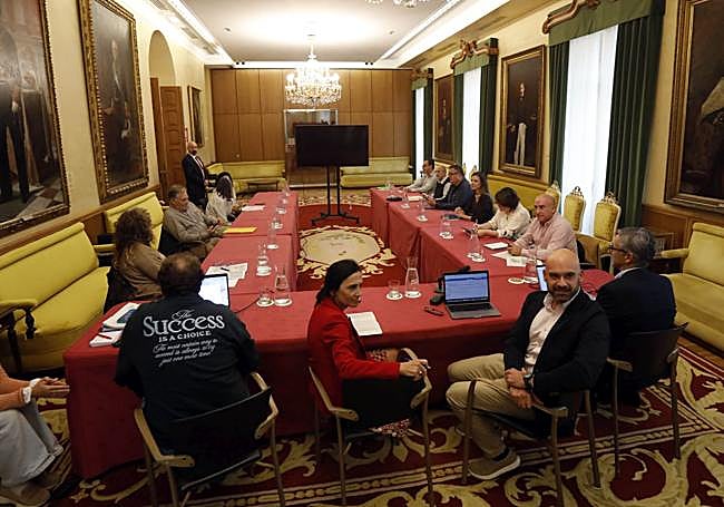 El jurado del concurso de ideas se reunió este martes en el Ayuntamiento.