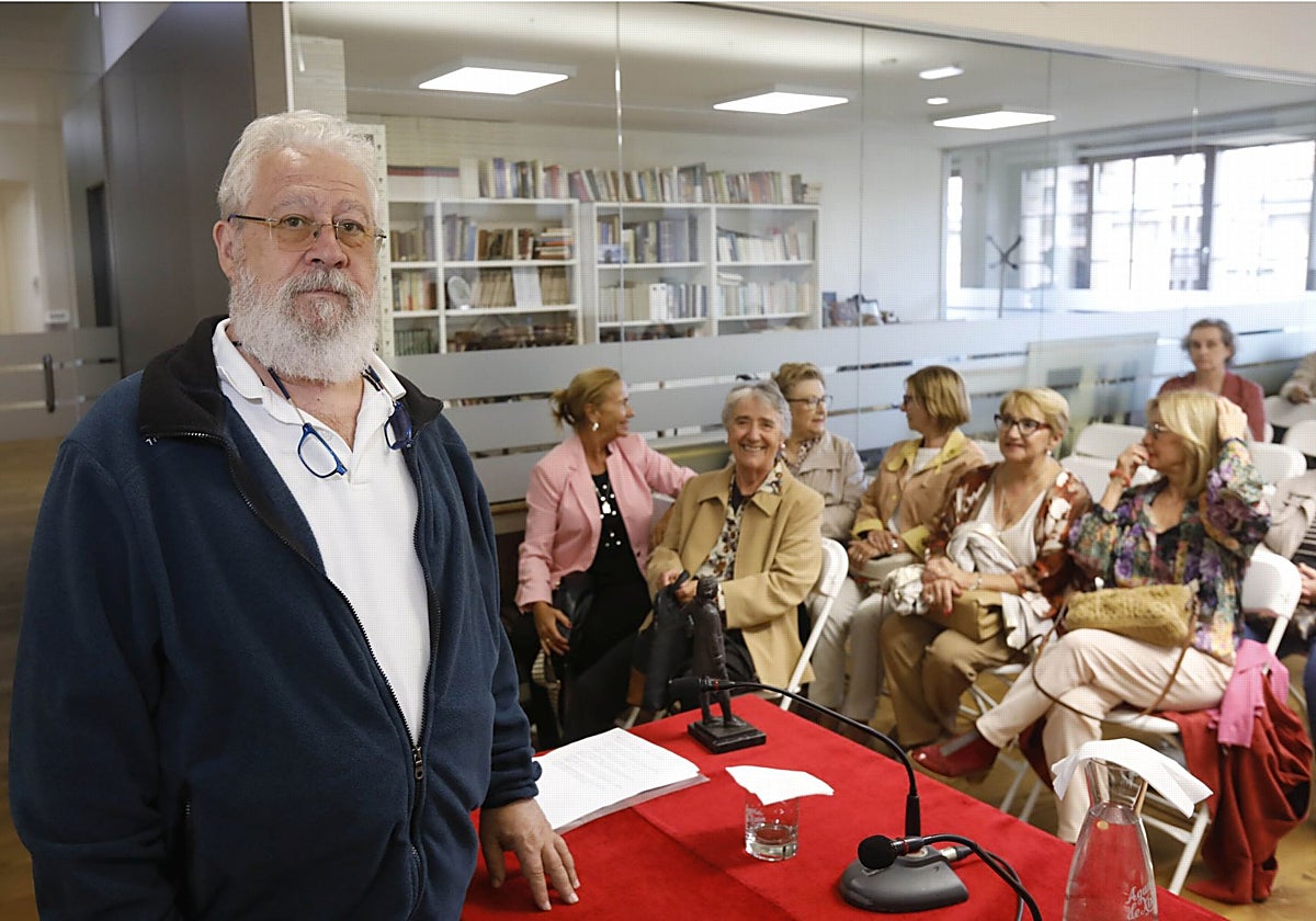 De la Rasilla inauguró una nueva serie de conferencias del ciclo Los cursos de los martes del Ateneo Jovellanos.