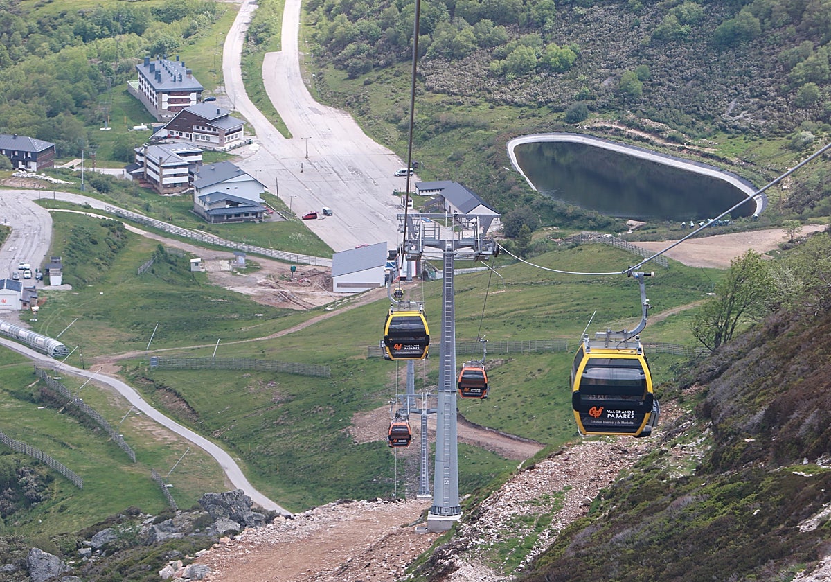 Imagen de la estación lenense en época veraniega