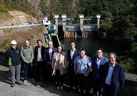 El CEO de EDP en España, Pedro Vasconcelos, sexto por la izquierda, junto con responsables del proyecto y representantes de las empresas implicadas.