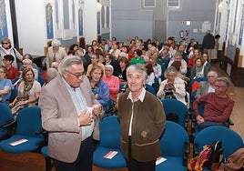 Álvaro Muñiz y Socorro Suárez Lafuente, justo antes del homenaje.
