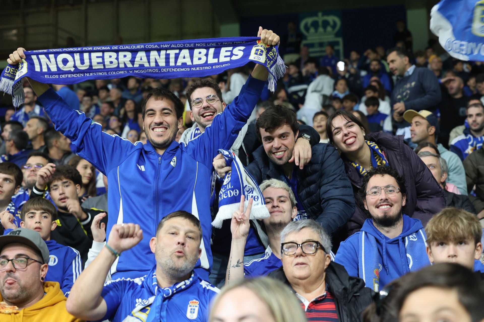 ¿Estuviste en el Real Oviedo - Barcelona? ¡Búscate en las imágenes!