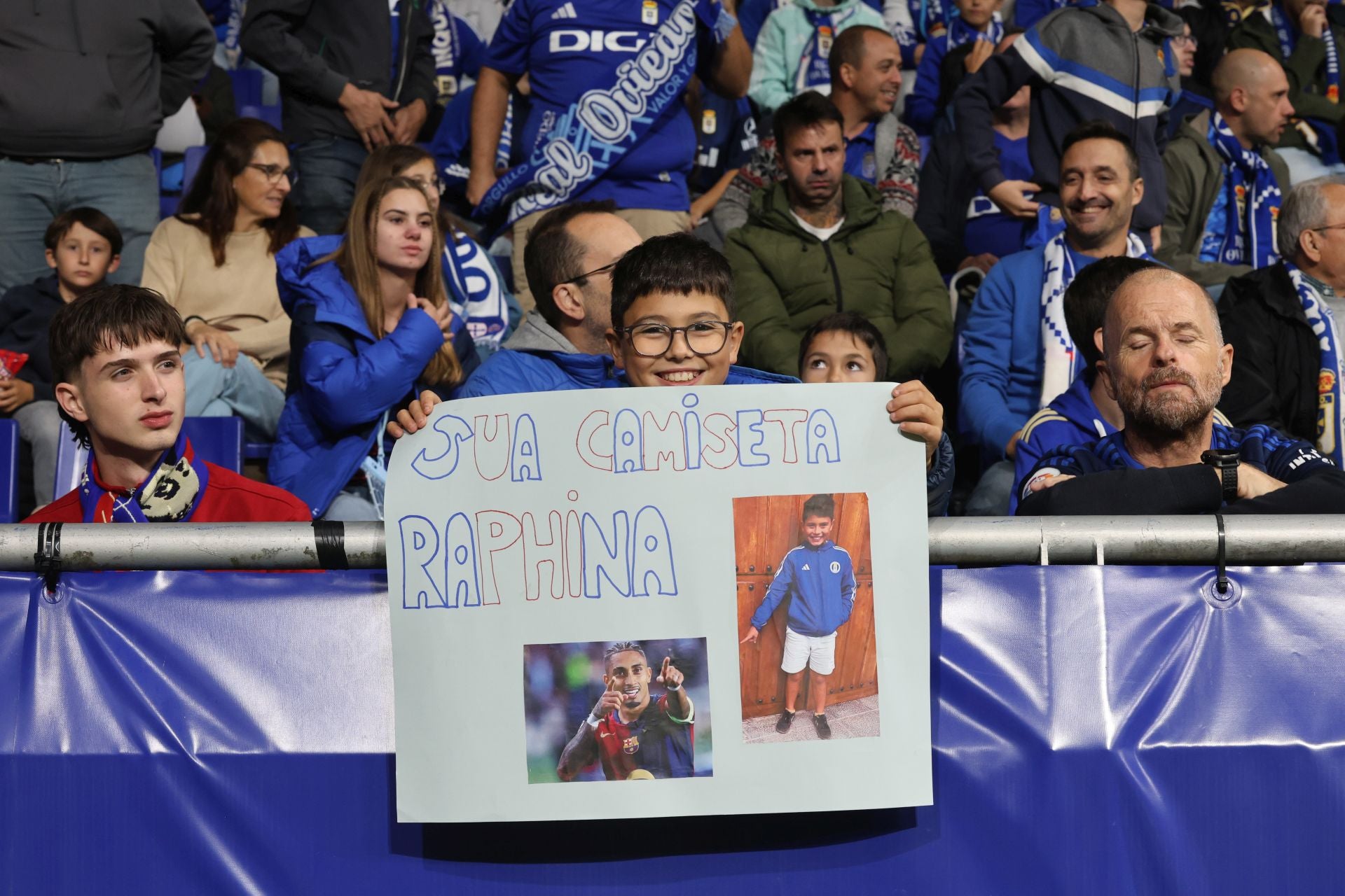 ¿Estuviste en el Real Oviedo - Barcelona? ¡Búscate en las imágenes!