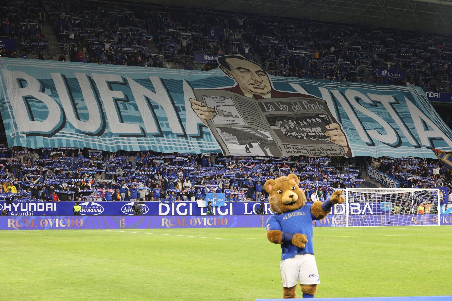 ¿Estuviste en el Real Oviedo - Barcelona? ¡Búscate en las imágenes!