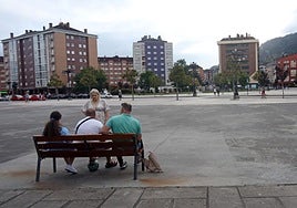 La plaza del Conceyín acogerá el mercadillo todos los sábados.