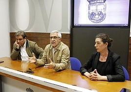 Los tres concejales de IU-Convocatoria por Oviedo.