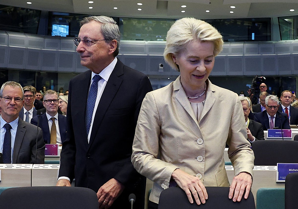 El expresidente del BVE, Mario Draghi, y la presidenta de la Comisión Europea, Ursula von der Leyen.
