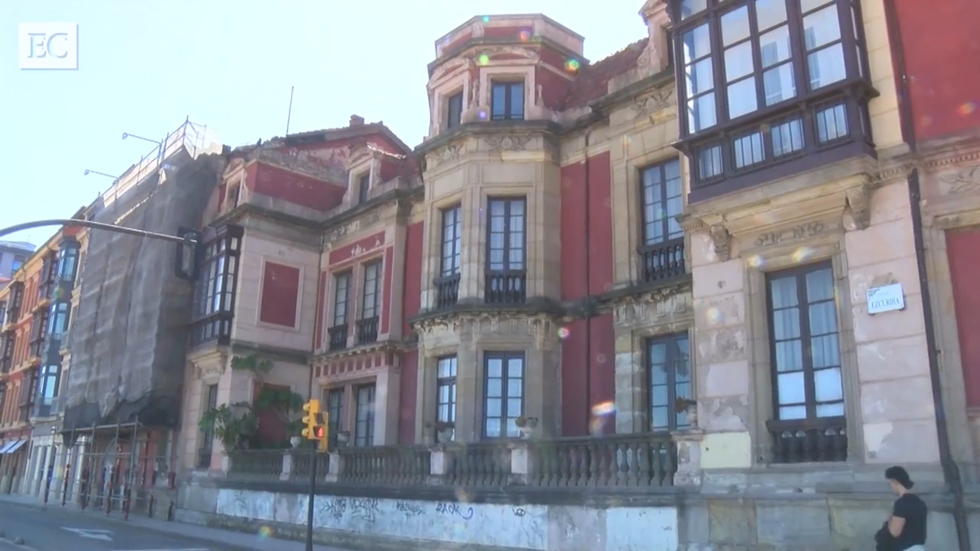 El palacete de Capua inicia una nueva etapa: «Me parece bien si lo remodelan porque es un edificio precioso»