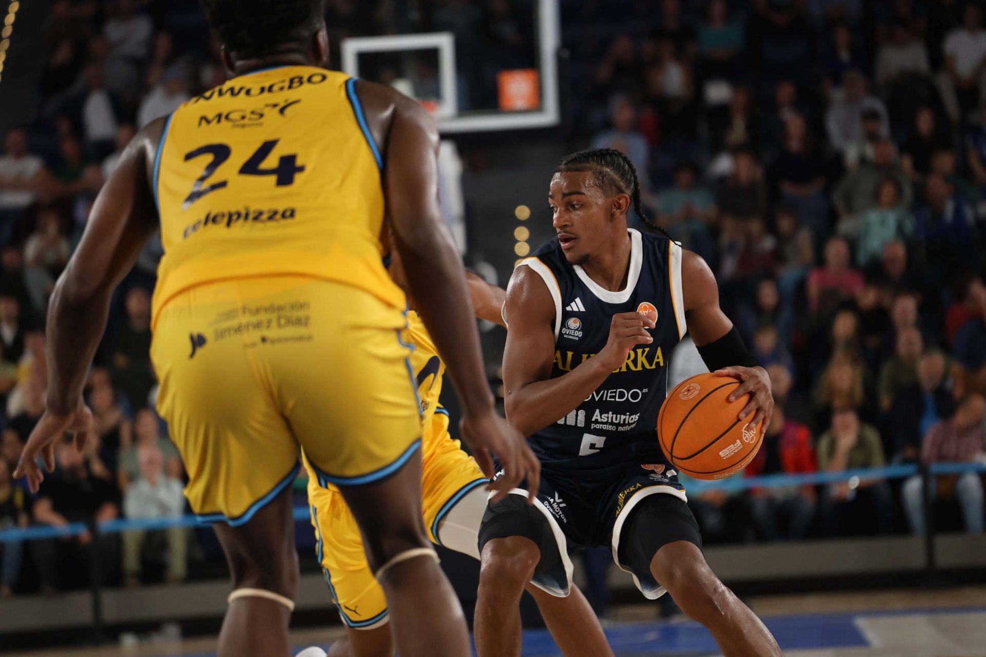 El Alimerka Oviedo Baloncesto debuta con derrota en el Palacio de los Deportes