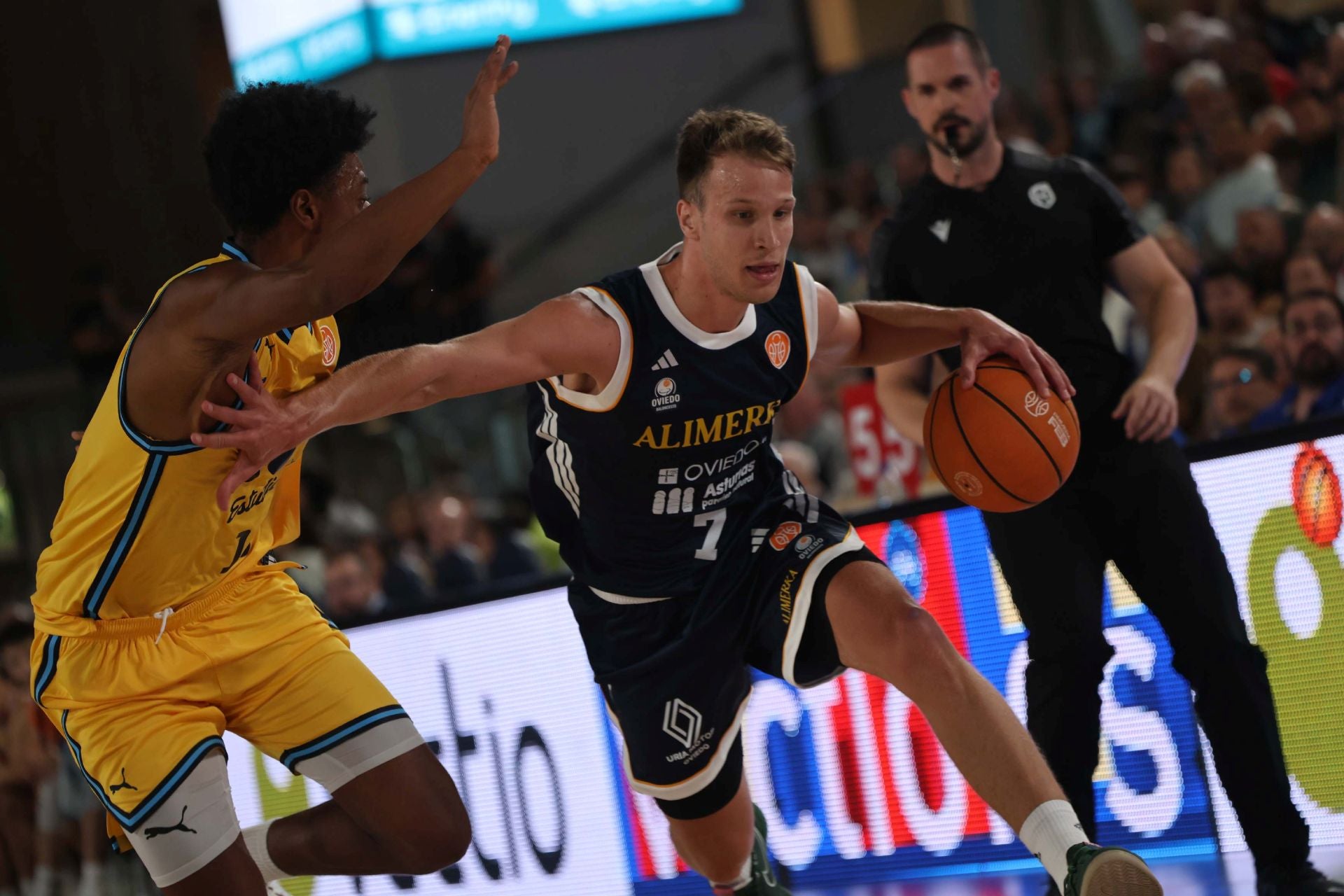 El Alimerka Oviedo Baloncesto debuta con derrota en el Palacio de los Deportes