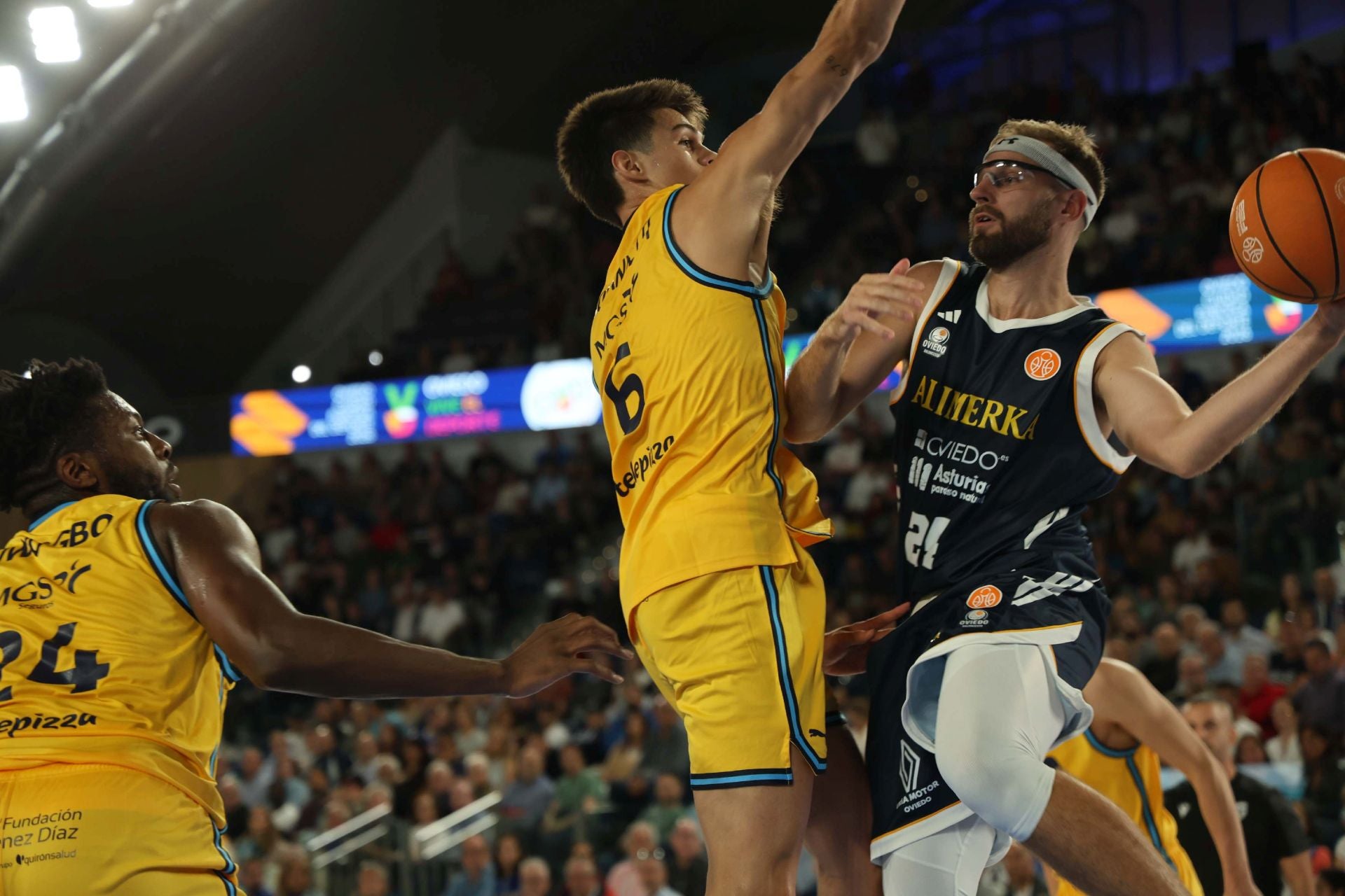 El Alimerka Oviedo Baloncesto debuta con derrota en el Palacio de los Deportes