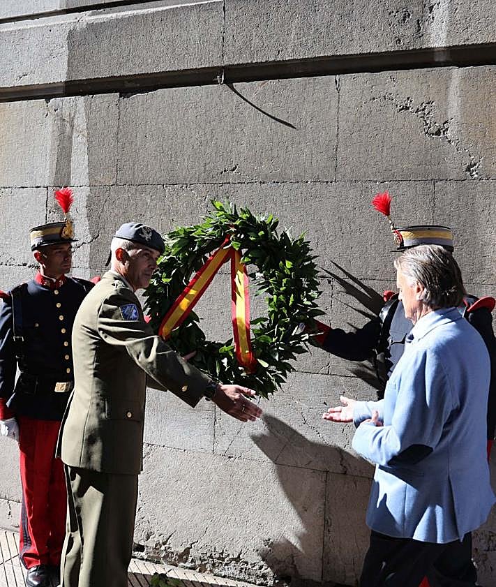 Imagen secundaria 2 - Homenaje al Cabo Noval, un «héroe de Oviedo y de España»