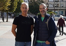 El edil Jesús Abad con el alcalde de Siero, Ángel García, este sábado.