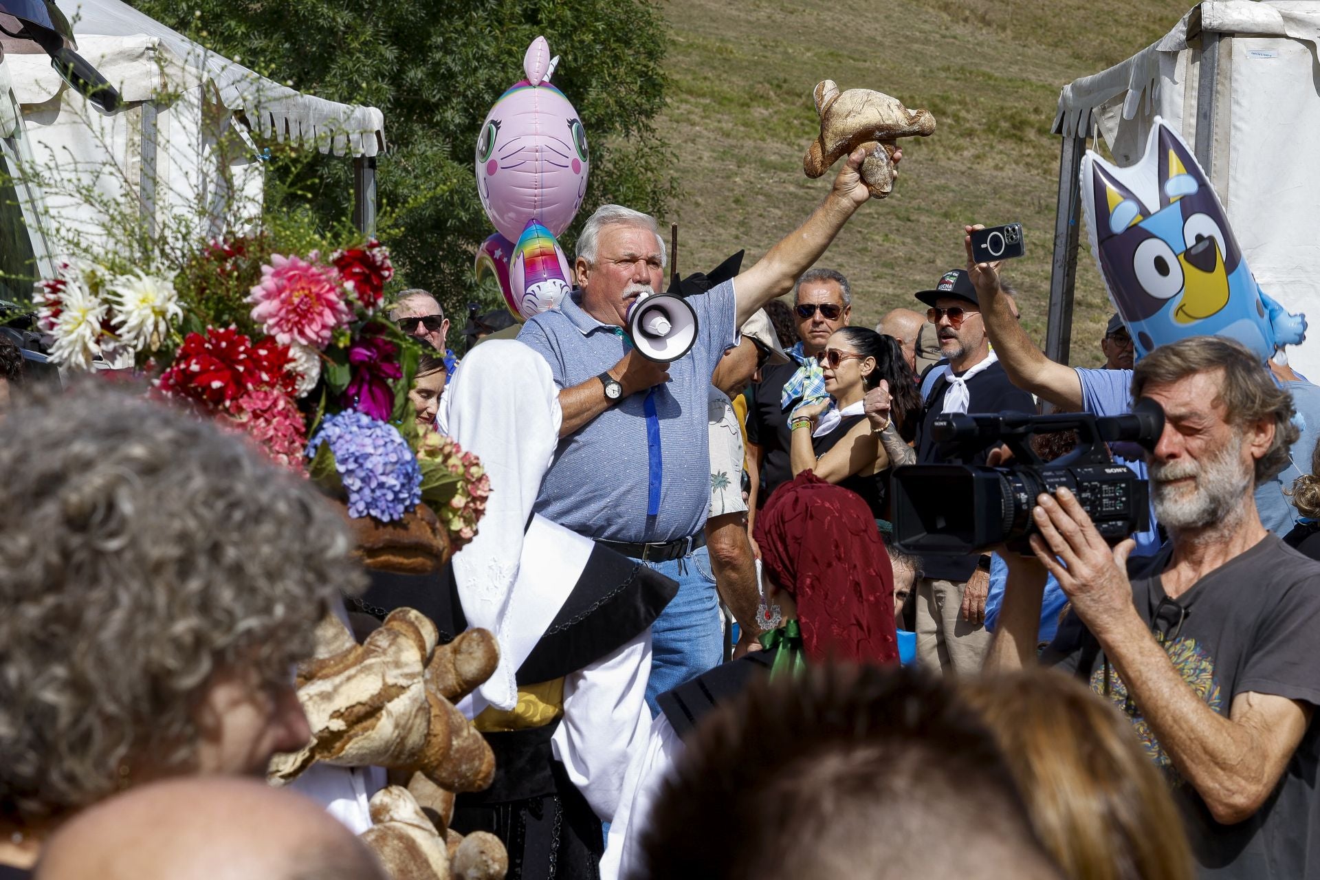 Los Mártires de Valdecuna llenan Mieres de tradición y celebración