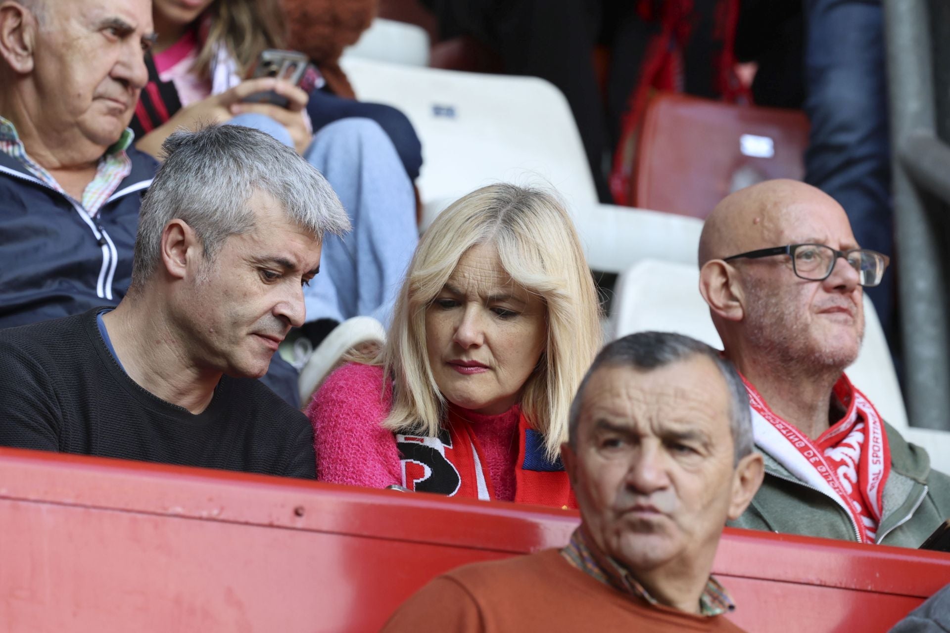 ¿Estuviste este domingo en El Molinón? ¡Búscate entre las fotos del Sporting-Albacete!