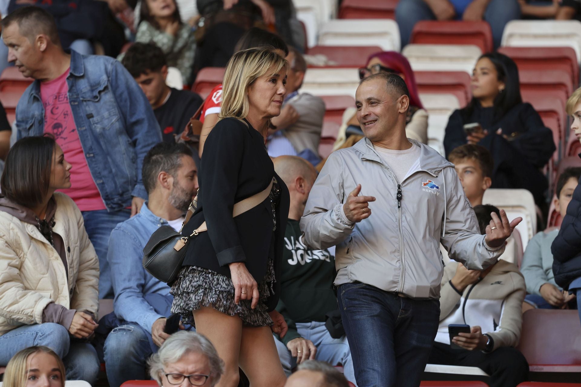 ¿Estuviste este domingo en El Molinón? ¡Búscate entre las fotos del Sporting-Albacete!