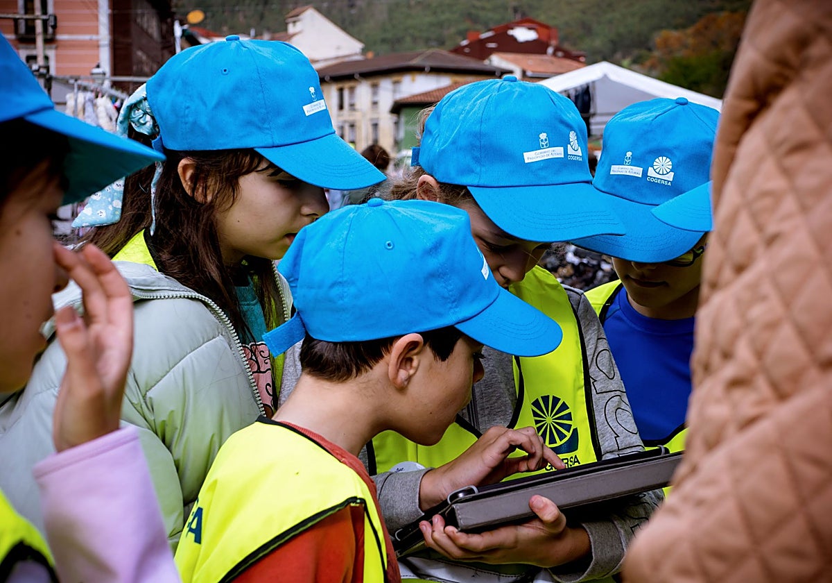 Alumnos participado de una de las iniciativas que organiza el consorcio de residuos.