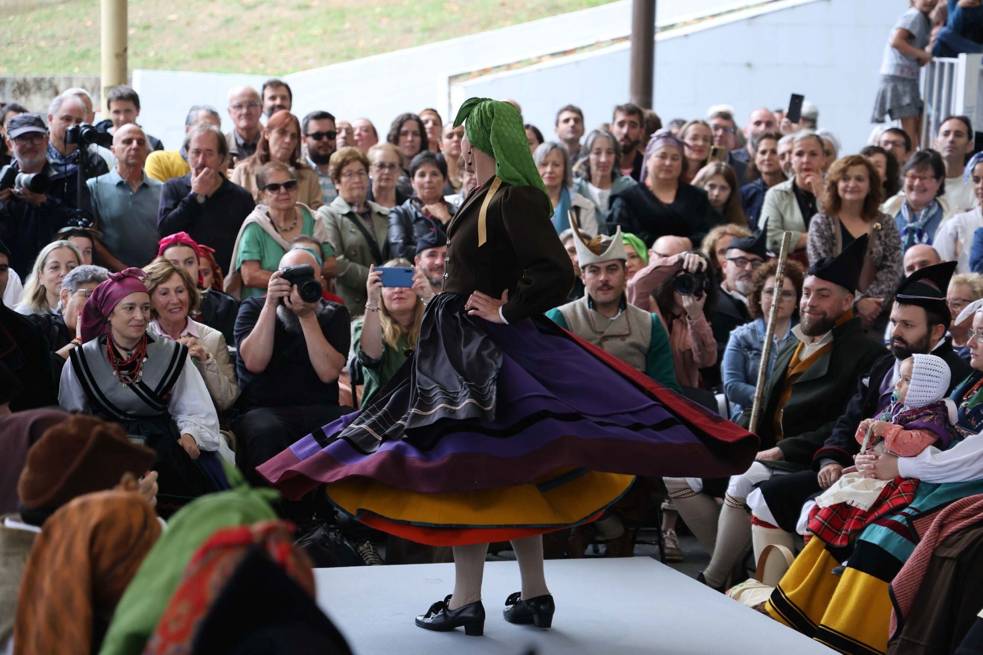 Los trajes regionales, de pasarela en Grado